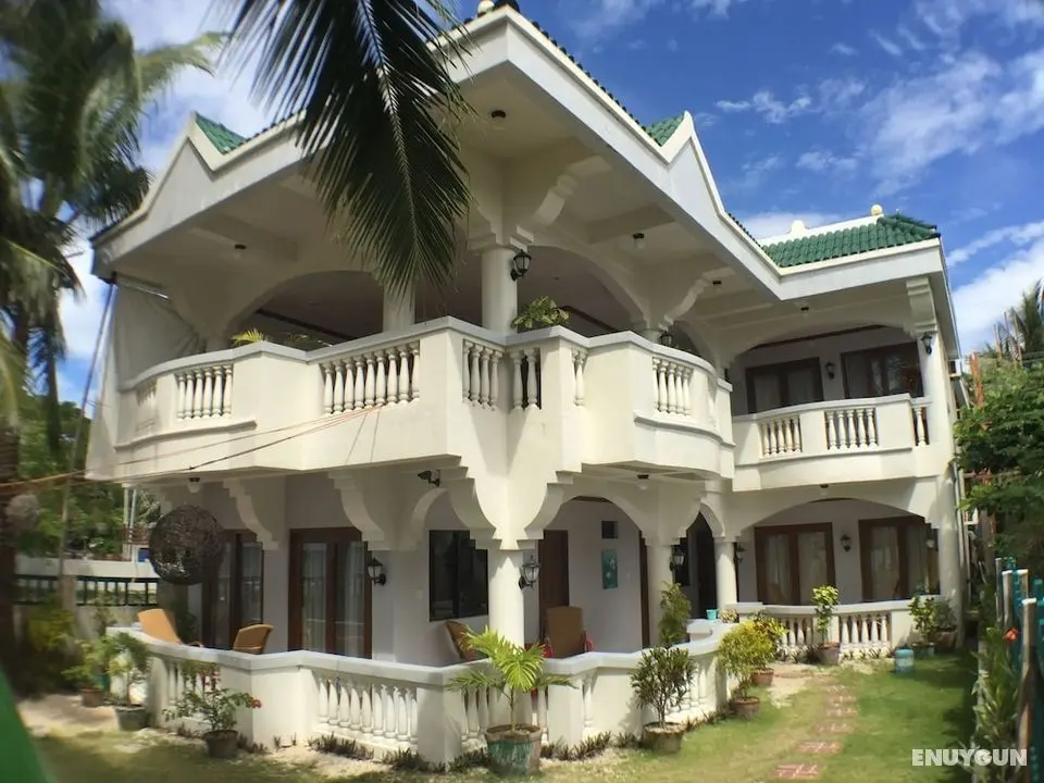 The Beach House - Öne Çıkan Resim