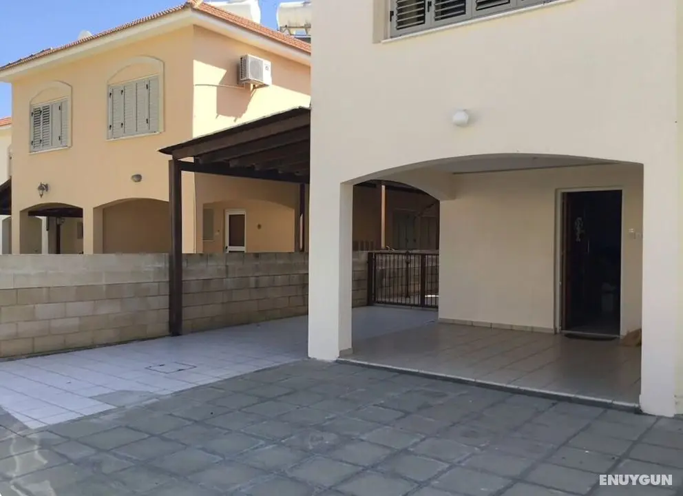 Beach House in Larnaca - Dış Mekan