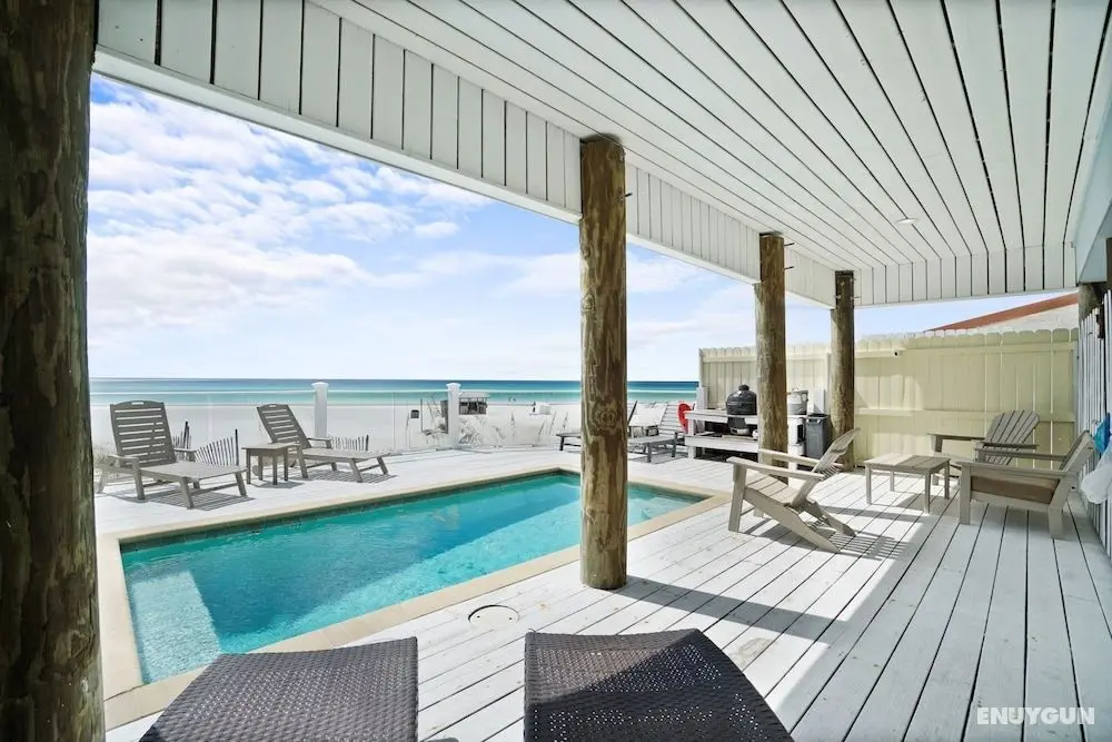 Beach House - Relax On The Beach by PHG - Öne Çıkan Resim