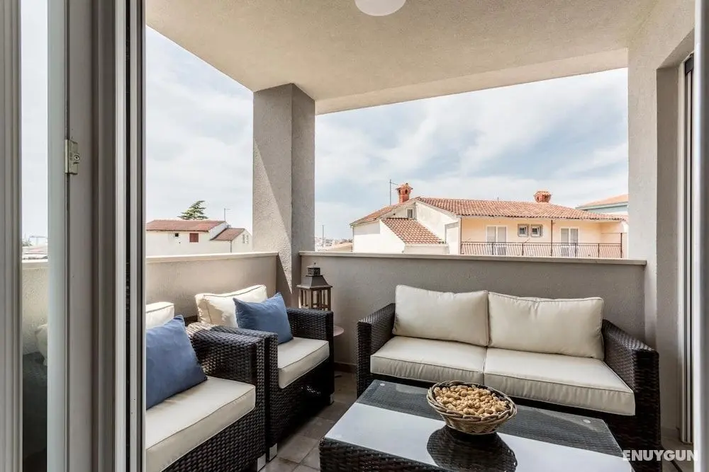 Beach Residence with pool and sea view - Oda Düzeni