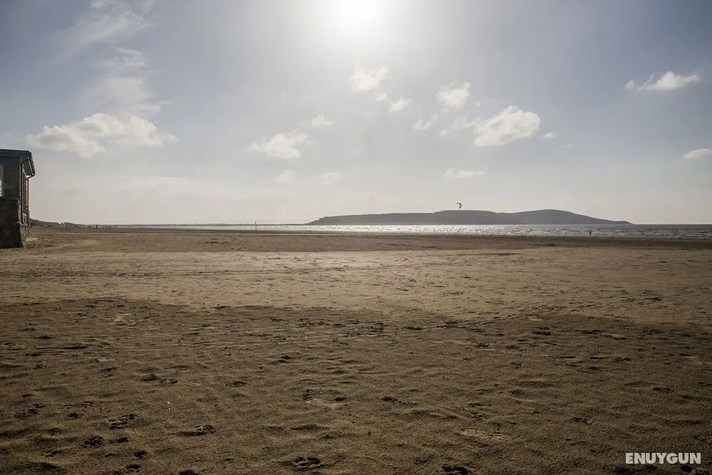 The Beach Weston - Dış Mekan
