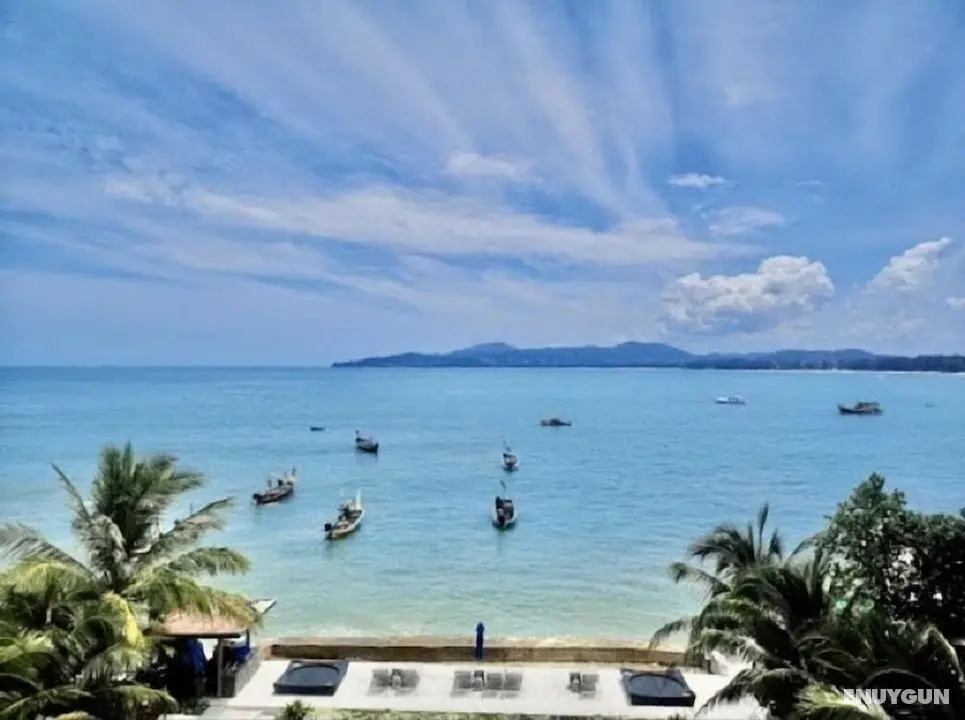 Beachfront Phuket Seaview Suites - Öne Çıkan Resim