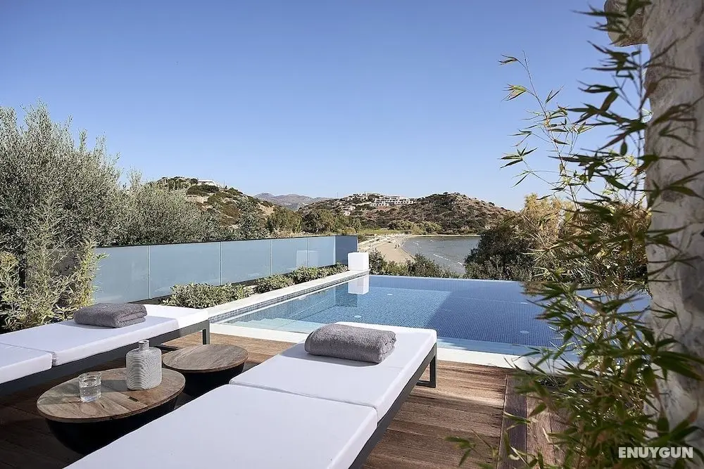 Beachfront Rock Sand Villa With Heated Pool bbq - Oda