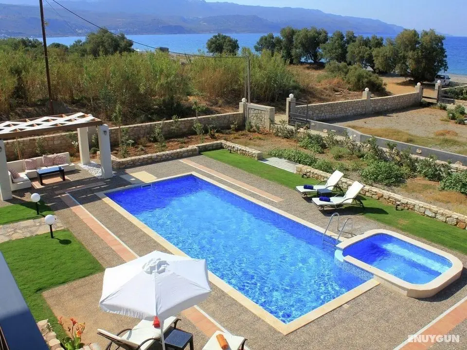 Beachfront Stone Villa With Private Pool, 30m to the Ocean, BBQ & Hydromassage in Kids Pool - Öne Çıkan Resim