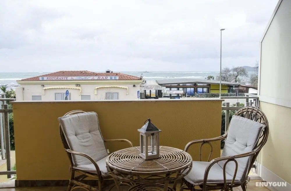 Beachfront two Room Apartment Sparaglione - Oda