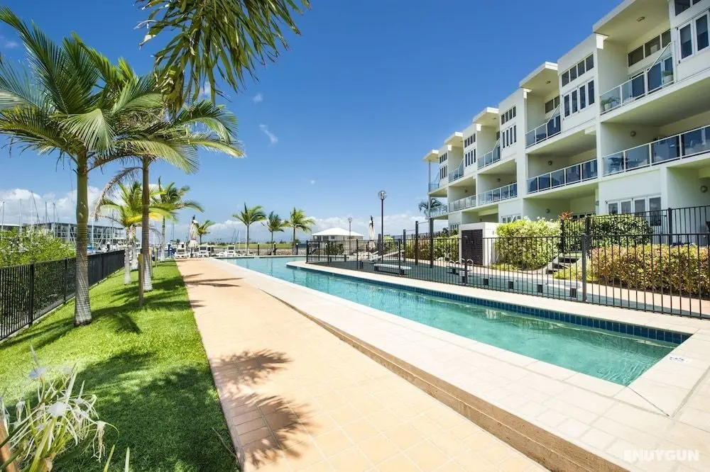 Beachside Apartment 13 - Havuz