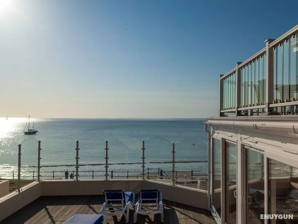Beachside Apartment On The Beach - Dış Mekan