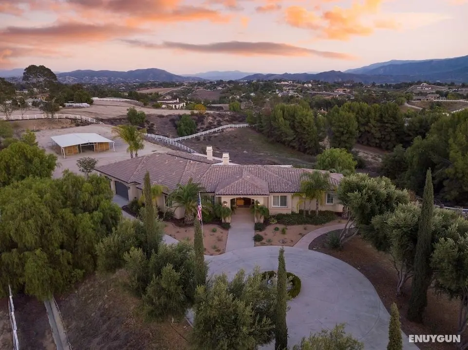Bear Bridge by Avantstay Hilltop Haven in Temecula w/ Views, Putting Green & Hot Tub - Öne Çıkan Resim