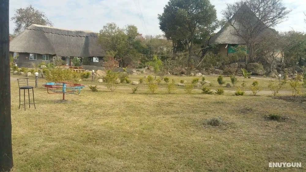 Beatrice Lodges and Conference Centre - Dış Mekan