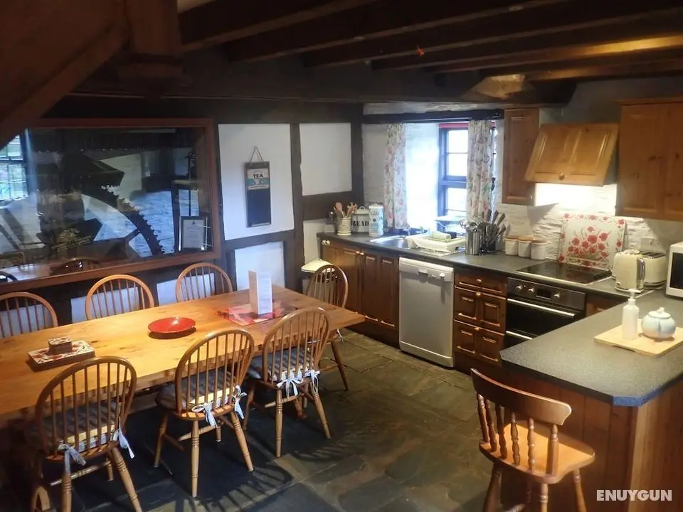 Beautiful 15th Century Watermill - Lovely Location - Öne Çıkan Resim