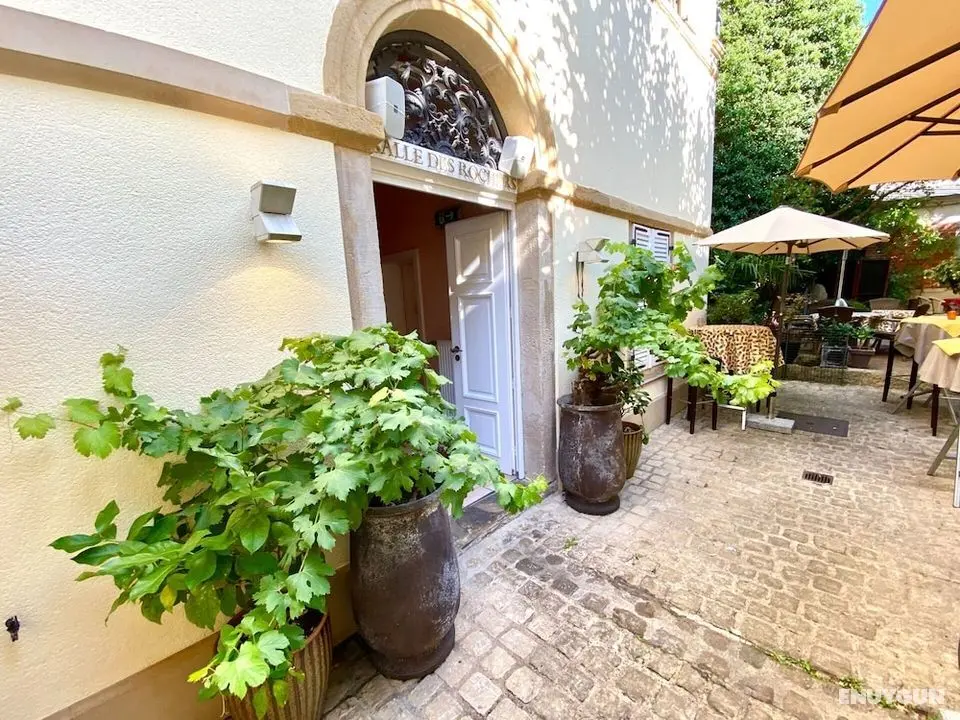 Beautiful 1BR Apt w View Historic Town - Öne Çıkan Resim