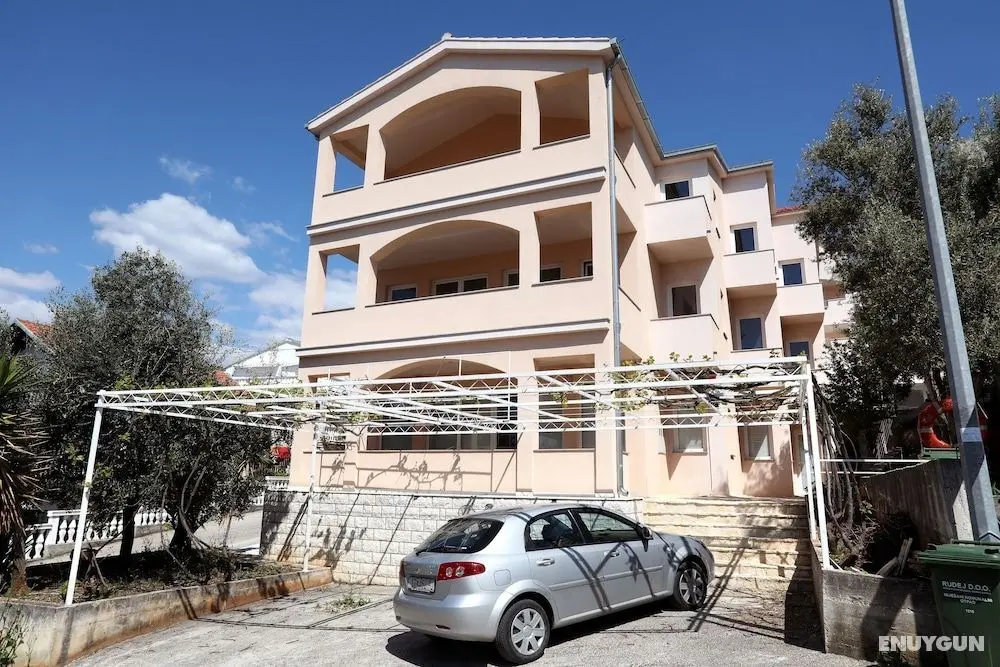 Beautiful 2-bed Apartment in Okrug Gornji - Öne Çıkan Resim
