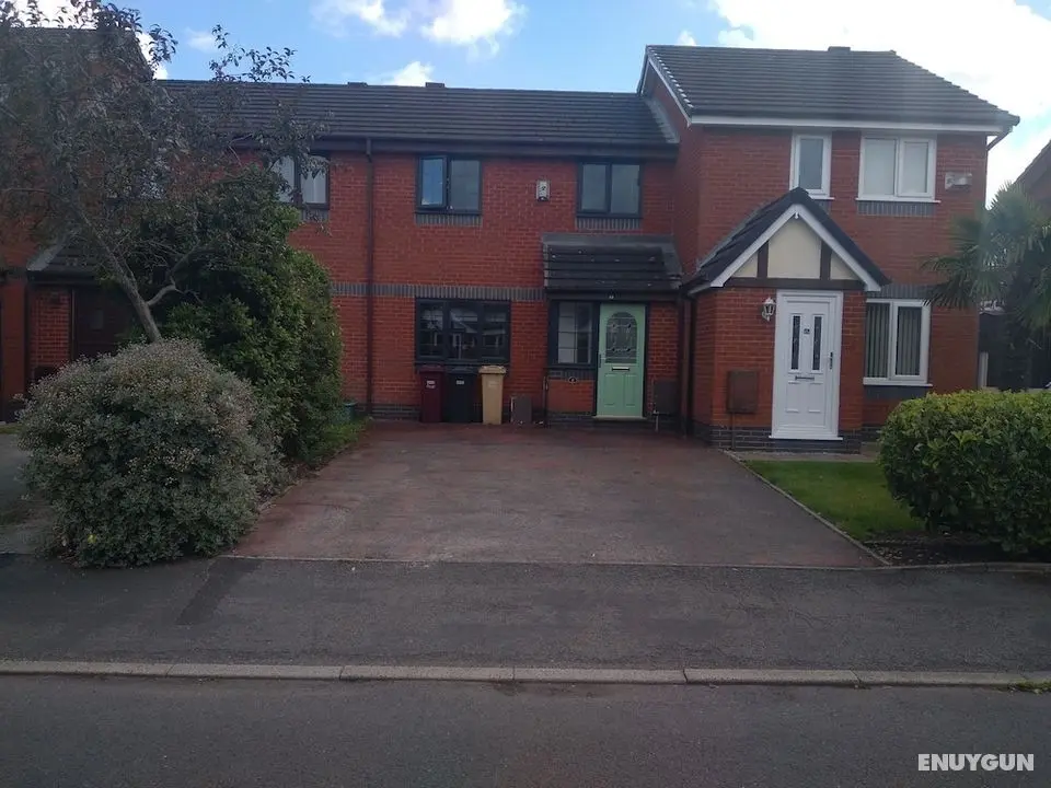 Beautiful 2-bed House in Bolton With Free Parking - Öne Çıkan Resim