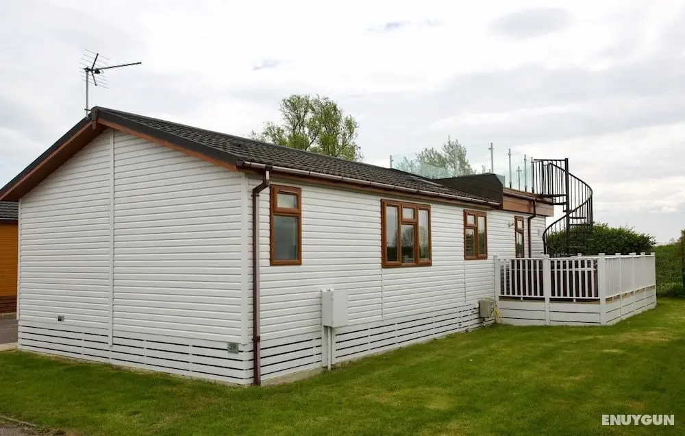 Beautiful 2-bed Lodge With hot tub and Saunain Ely - Öne Çıkan Resim