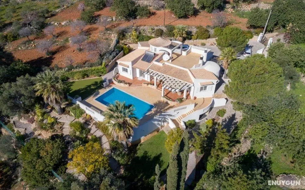 Beautiful 3-bed Villa in Faro Spool & Seaview - Öne Çıkan Resim