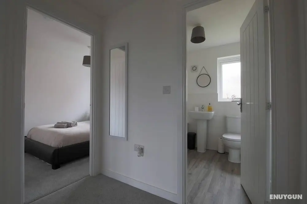 Beautiful 4-bed House 15 Mins to Cardiff & Newport - Oda