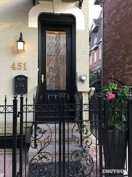 Beautiful 4BR Downtown House, Sleeps 10 - Öne Çıkan Resim