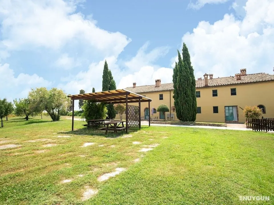 Beautiful Apartment in Collesalvetti With Garden - Dış Mekan