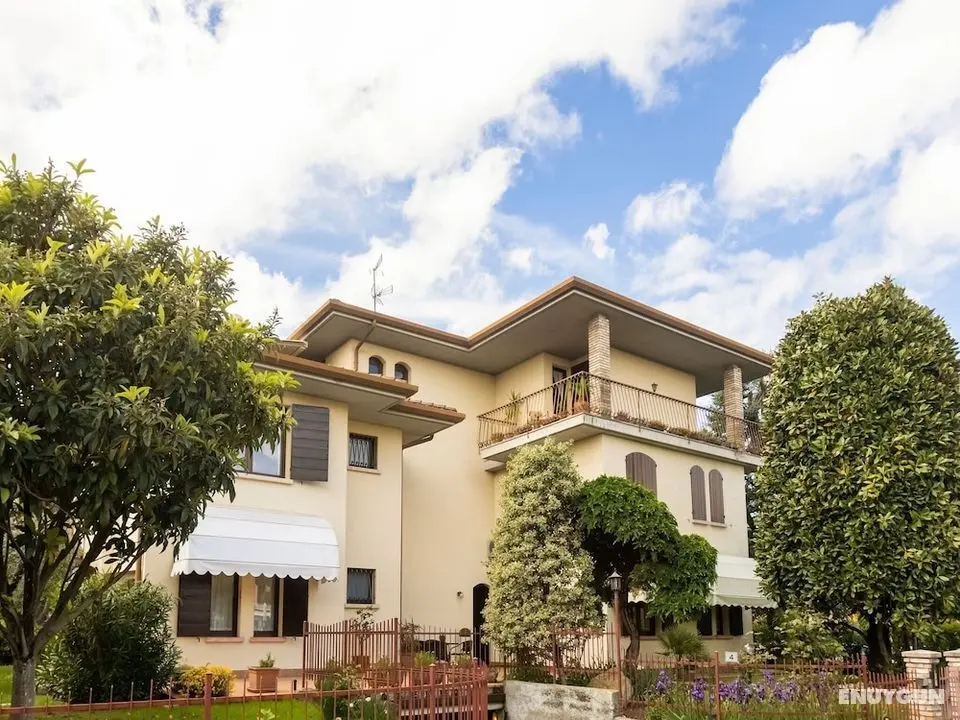 Beautiful Apartment in Sirmione Near Lake - Öne Çıkan Resim
