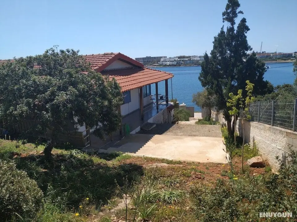 Beautiful Beach House At Sounio - Öne Çıkan Resim