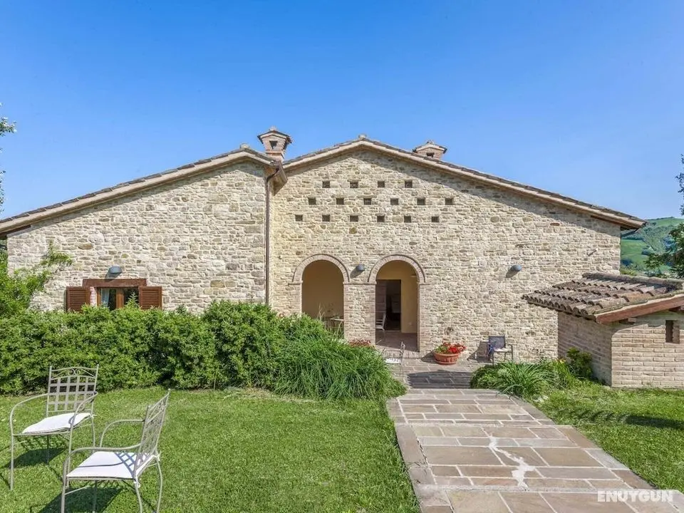 Beautiful Villa in Belforte All'isauro With Swimming Pool - Öne Çıkan Resim
