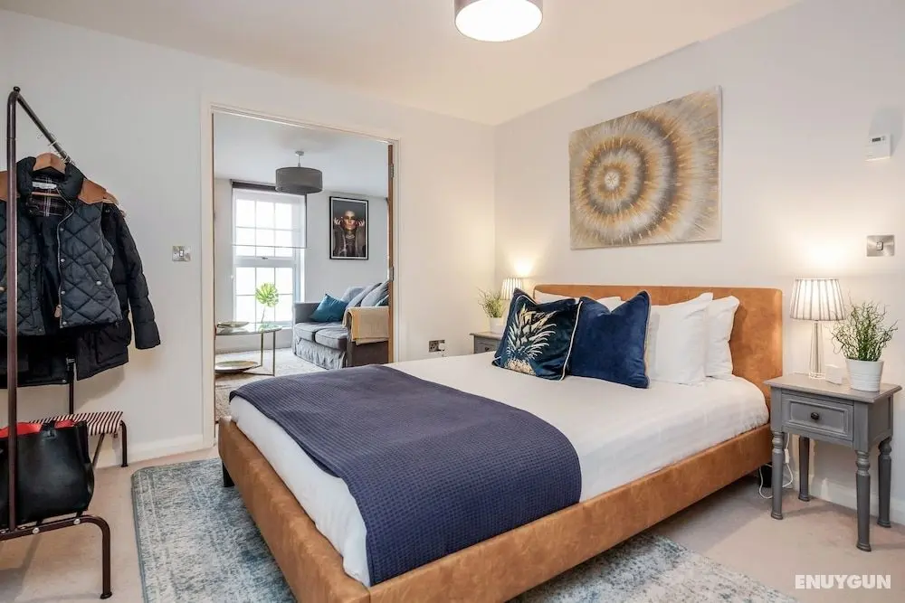 Beautiful Central Windsor Apartment - Oda