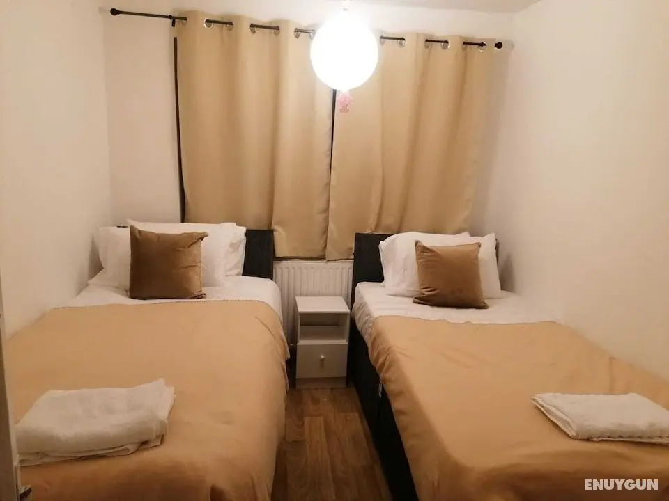 Beautiful and Comfortable 3 or 4 Bedroom House in Tilbury - Öne Çıkan Resim