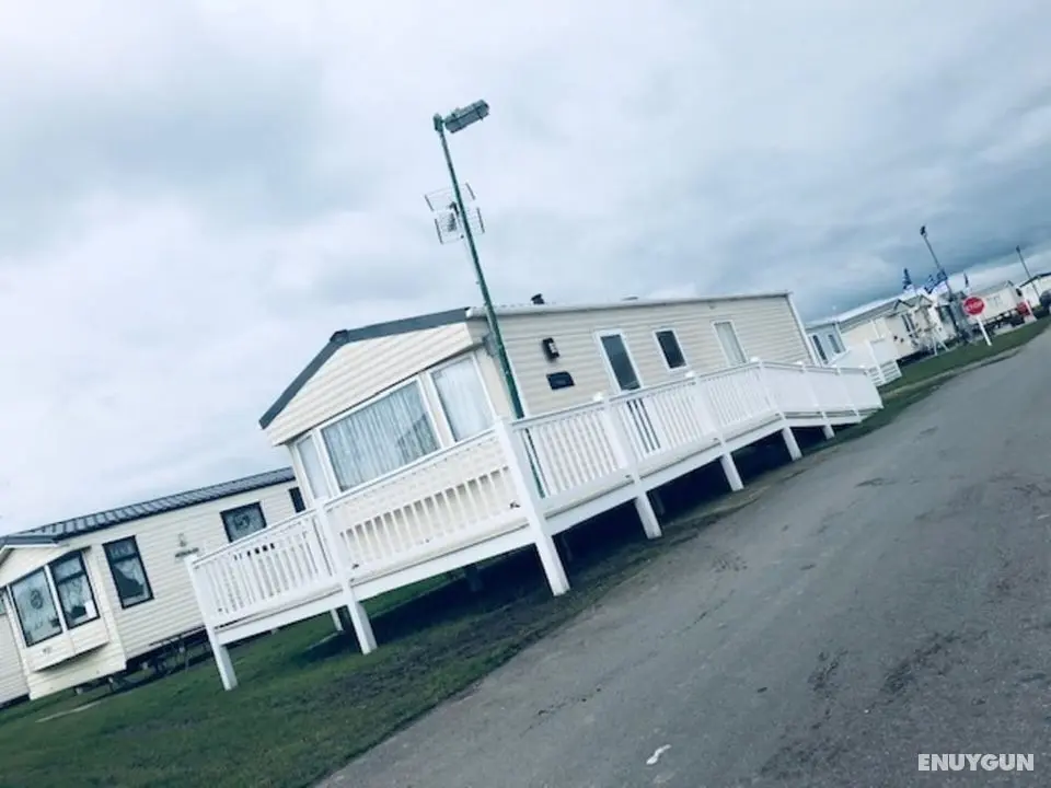Beautiful Cosy 2-bed Caravan in Clacton-on-sea - Öne Çıkan Resim