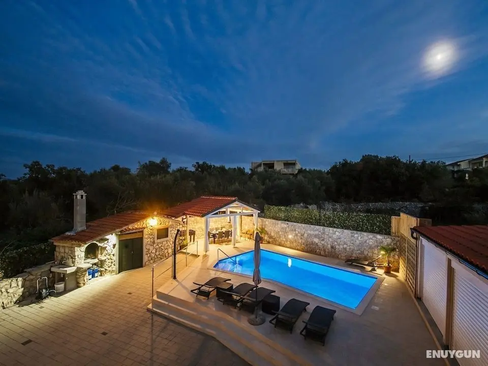 Beautiful Holiday Home in Mali Iž With Private Pool - Öne Çıkan Resim