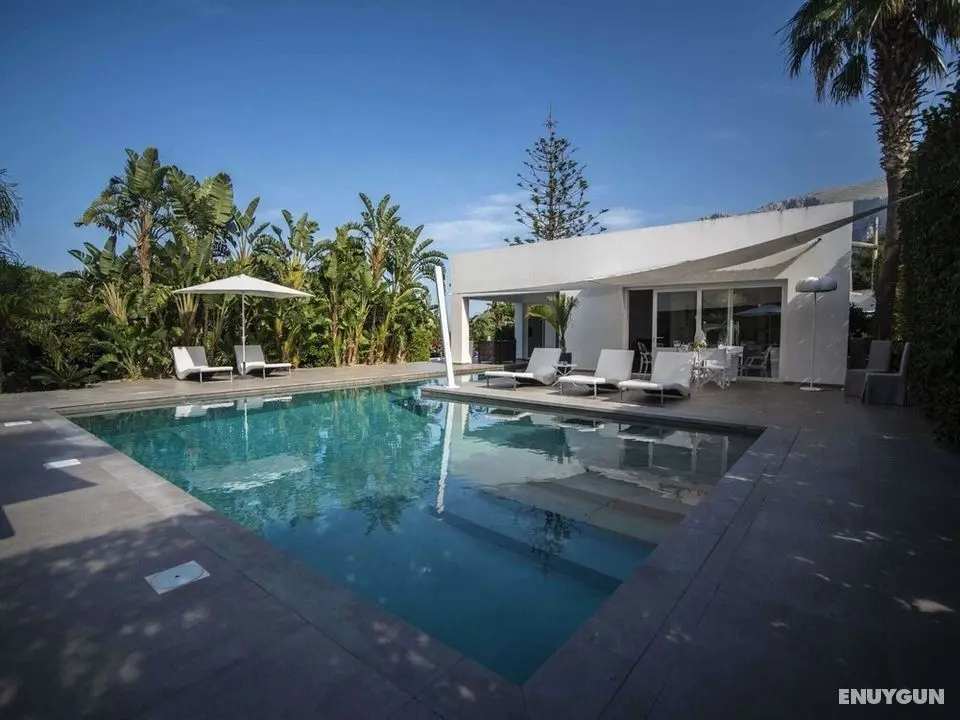 Beautiful Luxury Villa in Sicilian Style With Beautiful Private Pool and Garden - Öne Çıkan Resim