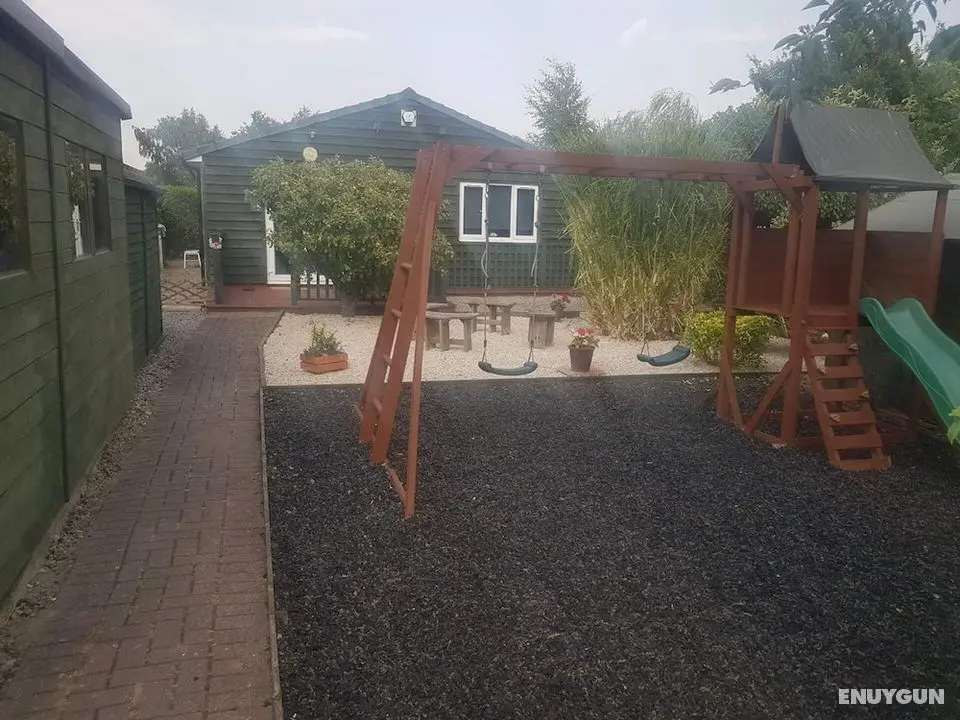 Beautiful and Secluded ,detached Garden Apartment - Öne Çıkan Resim