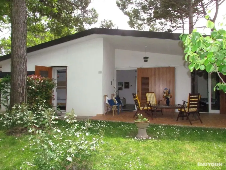 Beautiful Single Villa With Spacious Private Garden - Beach Place Included - Öne Çıkan Resim