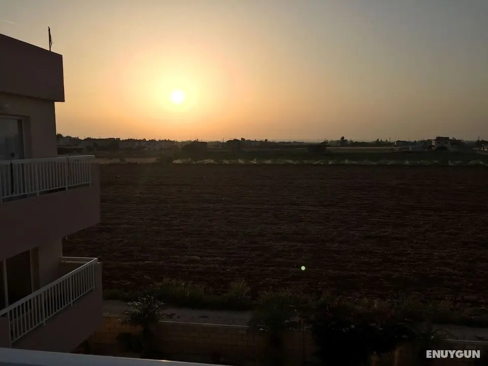 Beautiful Spacious 2-bed Apartment in Xylofagou - Dış Mekan