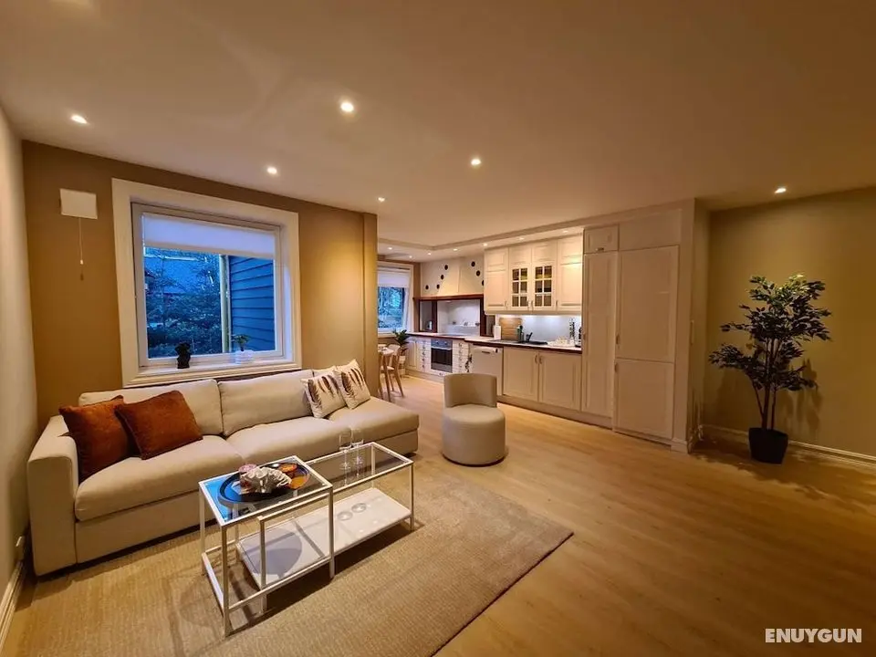 Beautiful, Spacious And Modern, 2-bedroom, Near Center Free Parking - Öne Çıkan Resim
