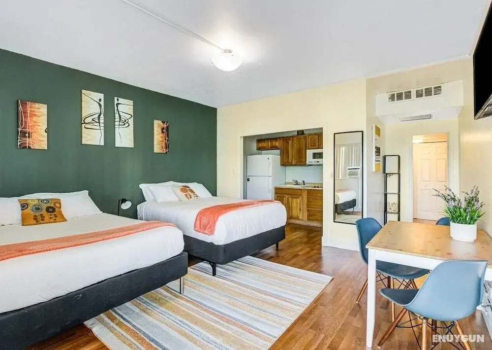 Beautiful Studio/bath, Hallandale Beach, Outdoor Pool, Walking Distance to the Beach & Free Parking! - Öne Çıkan Resim