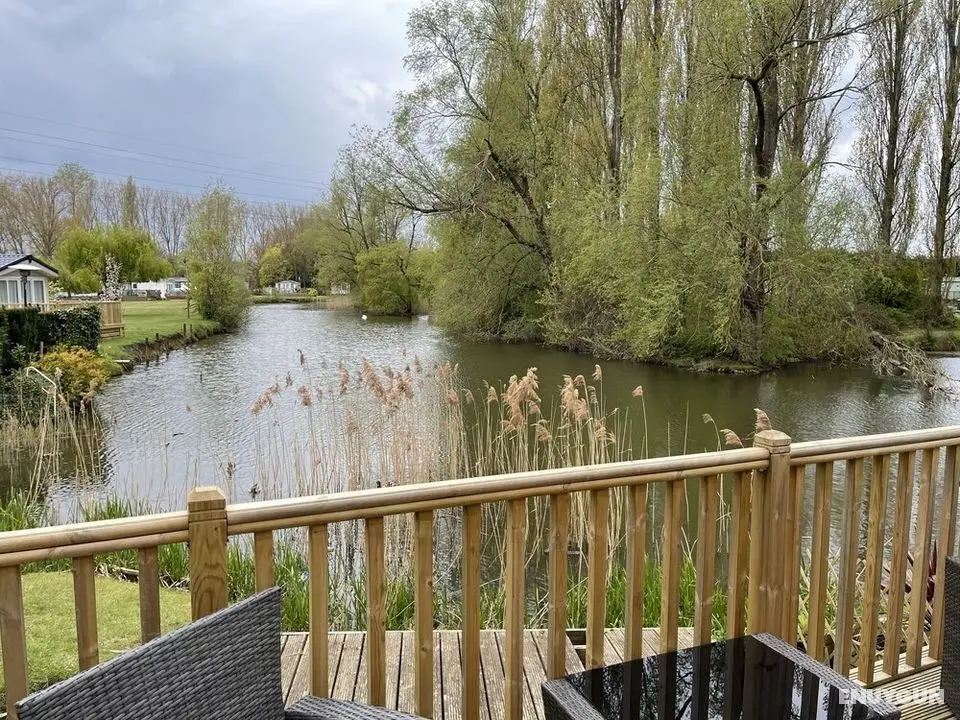 Beautiful and Tranquil Lakeside Lodge - Sleeps 4 - Dış Mekanlar