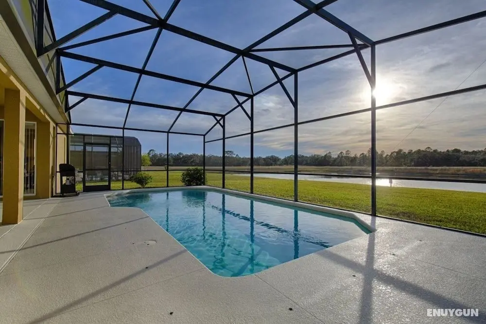Beautifully Positioned Lake View Home - Öne Çıkan Resim