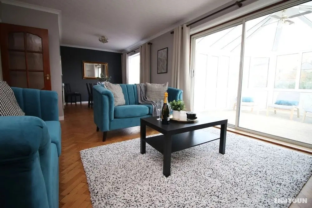 Becky's Bungalow by Tŷ SA - NEW Sleeps 8 - Öne Çıkan Resim