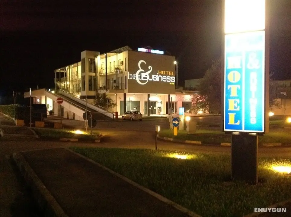 Hotel Bed & Business - Öne Çıkan Resim