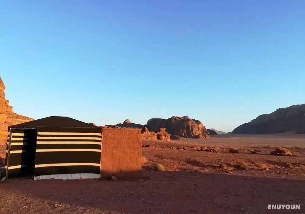Bedouin Bivouac Camp - Öne Çıkan Resim