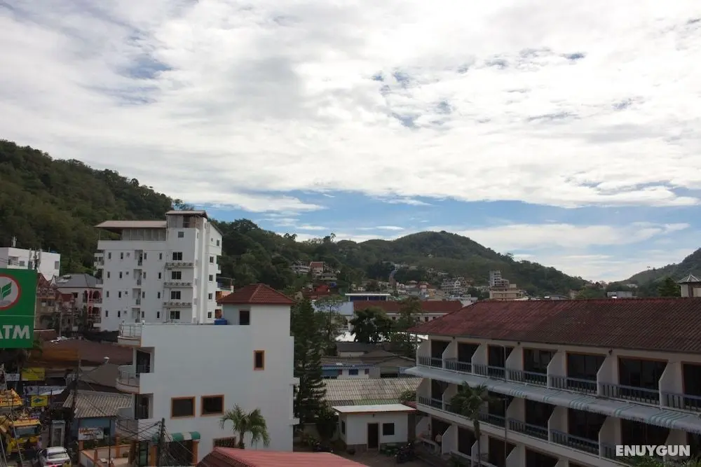 Beehive Magenta Patong Hostel - Oda Manzaraları
