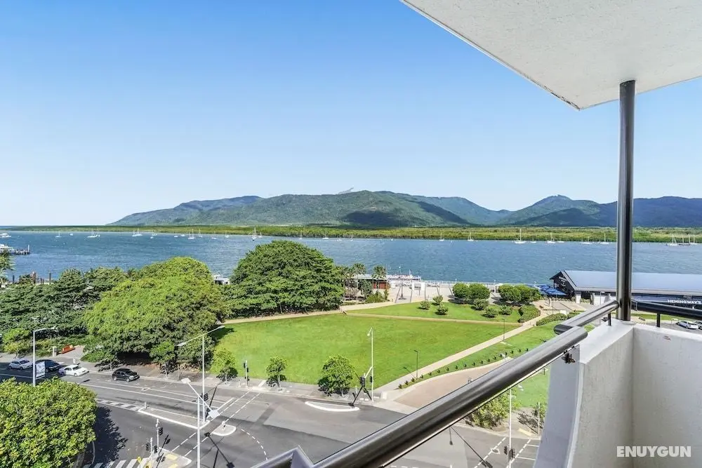 Belle Escapes Luxury Penthouse with Ocean Views - Konum Öne Çıkanlar