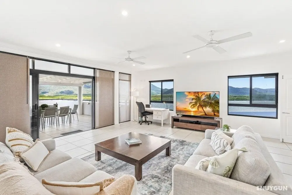 Belle Escapes Luxury Penthouse with Ocean Views - Öne Çıkan Resim