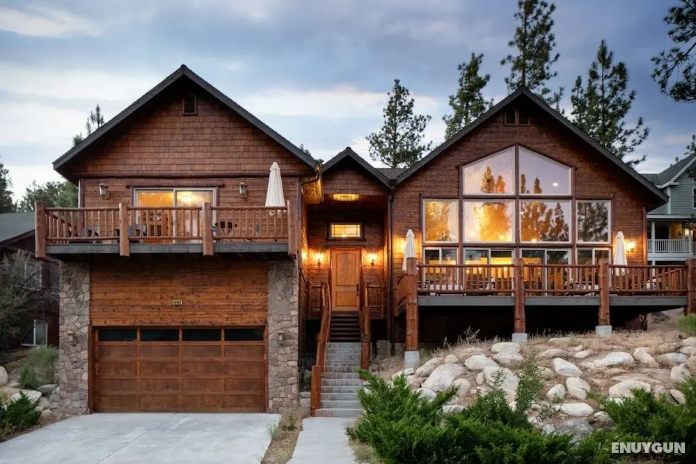 Bernard by Avantstay Luxurious Cabin in Big Bear w/ Hot Tub & Pool Table - İç Mekan