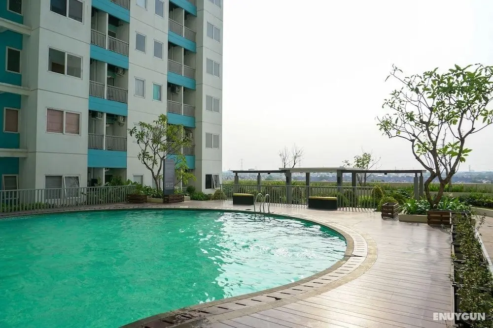 Best Choice Studio At The Nest Apartment Near Puri By Travelio - Havuz