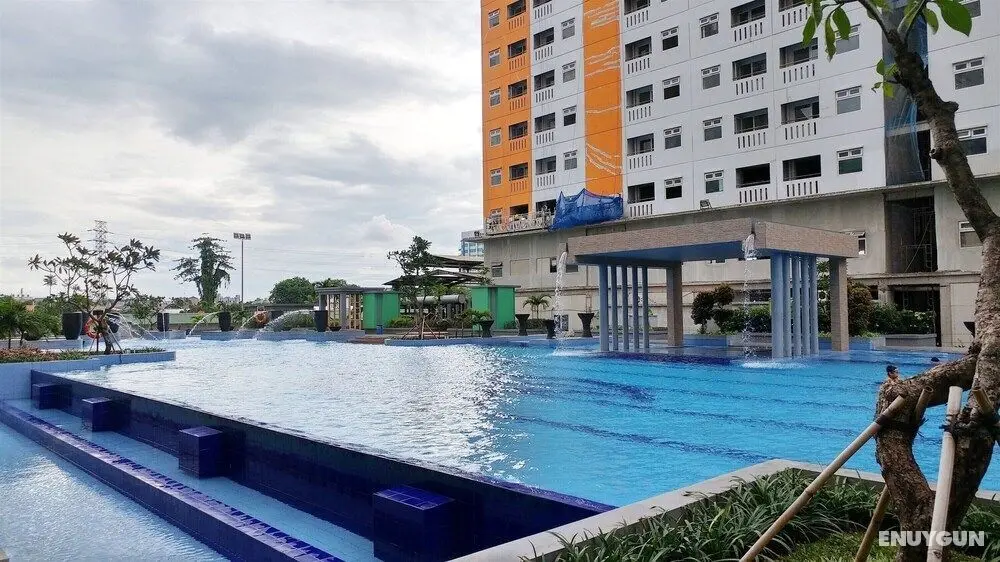 Best Deal and Comfort Big Studio at Green Pramuka City Apartment - Havuz