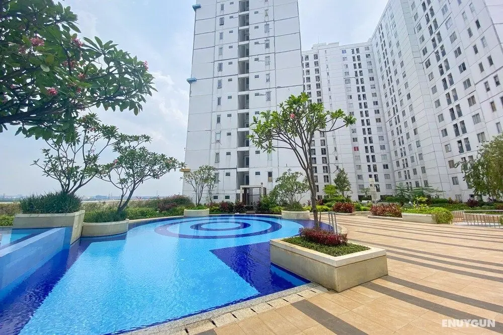 Best Deal And Spacious Studio At Bassura City Apartment - Havuz