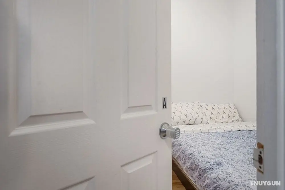 The Best Private Bedroom In Plateau Mont-Royal - Oda