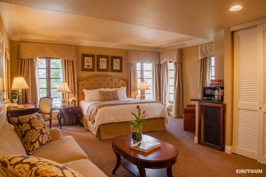 Best Western Plus Sunset Plaza Hotel - Oda
