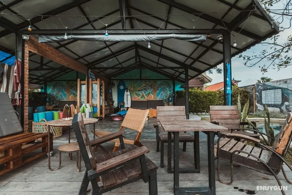 Big Brother Surf Inn - Öne Çıkan Resim